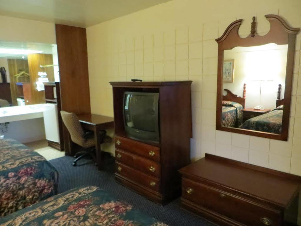 Centralia Motel Near Downtown By Oyo Exterior foto